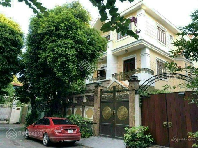 Bán biệt thự Quận 3. Giá tốt nhất thị trường (10m x 15m) nhà 3 lầu, sân thượng, giá rẻ 32 tỷ