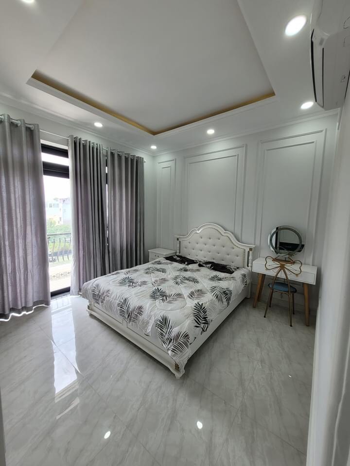 Bán nhà mặt tiền 6 lầu Quang Trung, 150m2, kinh doanh đa ngành, có thang máy, 25 tỷ.