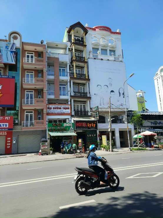 Mặt tiền Nguyễn Thái Bình gần khu K300 KC: Hầm trệt 4 lầu hợp đồng thuê 30tr/th chỉ 13 tỷ TL