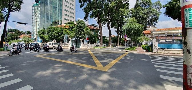 HOA HỒNG GỬI ANH CHỊ MÔI GIỚI 6%. GIÁ GIẢM SÂU BÁN NHANH TRONG NGÀY. Hỗ trợ khách hàng 2.000m3 (hai nghìn mét khối) đất san lắp khi bàn giao đất