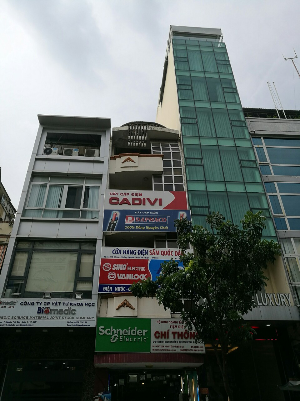 HOA HỒNG GỬI ANH CHỊ MÔI GIỚI 6%. GIÁ GIẢM SÂU BÁN NHANH TRONG NGÀY. Hỗ trợ khách hàng 2.000m3 (hai nghìn mét khối) đất san lắp khi bàn giao đất