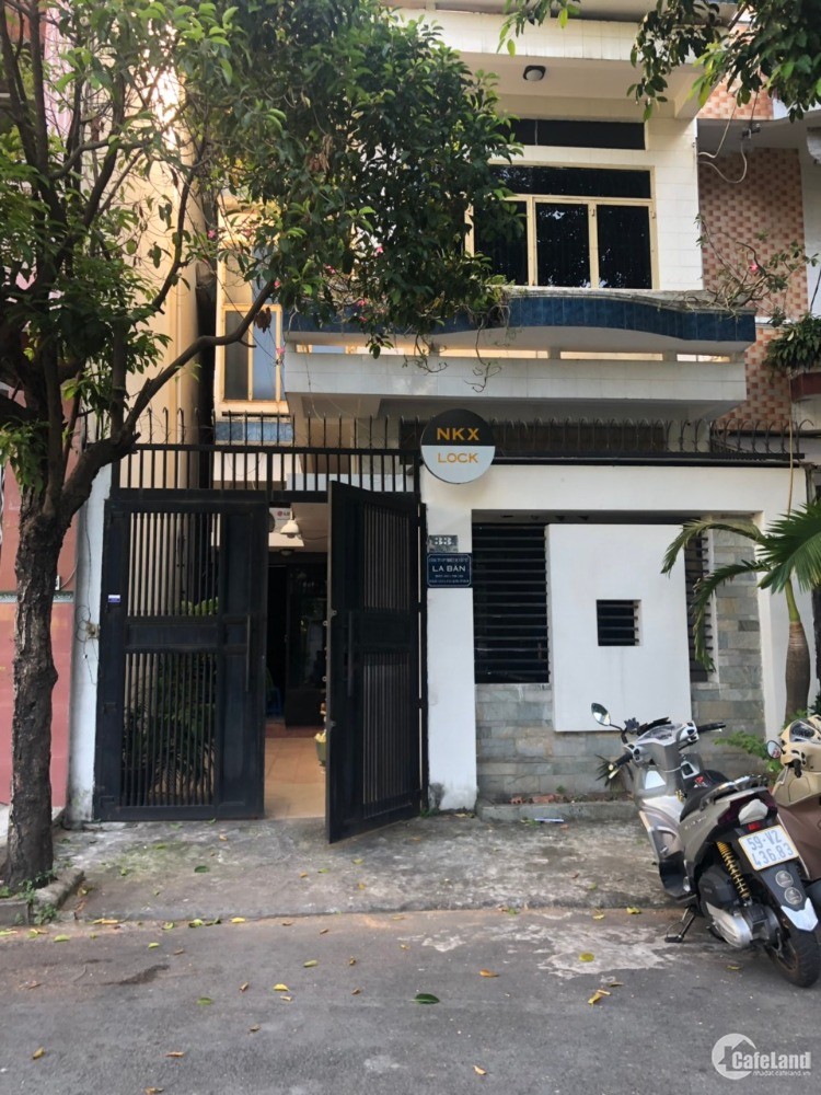 HOA HỒNG GỬI ANH CHỊ MÔI GIỚI 6%. GIÁ GIẢM SÂU BÁN NHANH TRONG NGÀY. Hỗ trợ khách hàng 2.000m3 (hai nghìn mét khối) đất san lắp khi bàn giao đất.