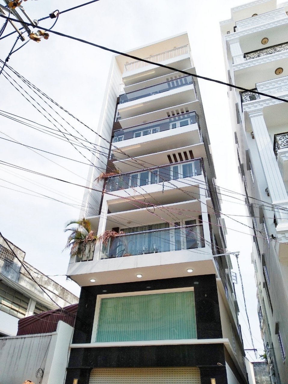 Bán nhà VP thiết kế đẹp trong khu Lê Đức Thọ, gần VinCom và Emart
