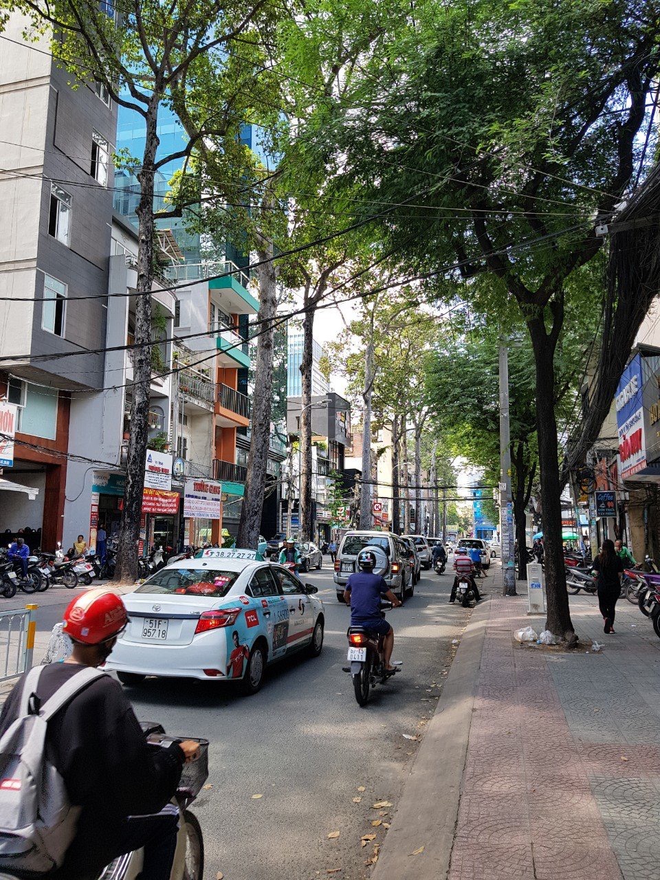 HOA HỒNG GỬI ANH CHỊ MÔI GIỚI 6%. GIÁ GIẢM SÂU BÁN NHANH TRONG NGÀY. Hỗ trợ khách hàng 2.000m3 (hai nghìn mét khối) đất san lắp khi bàn giao đất