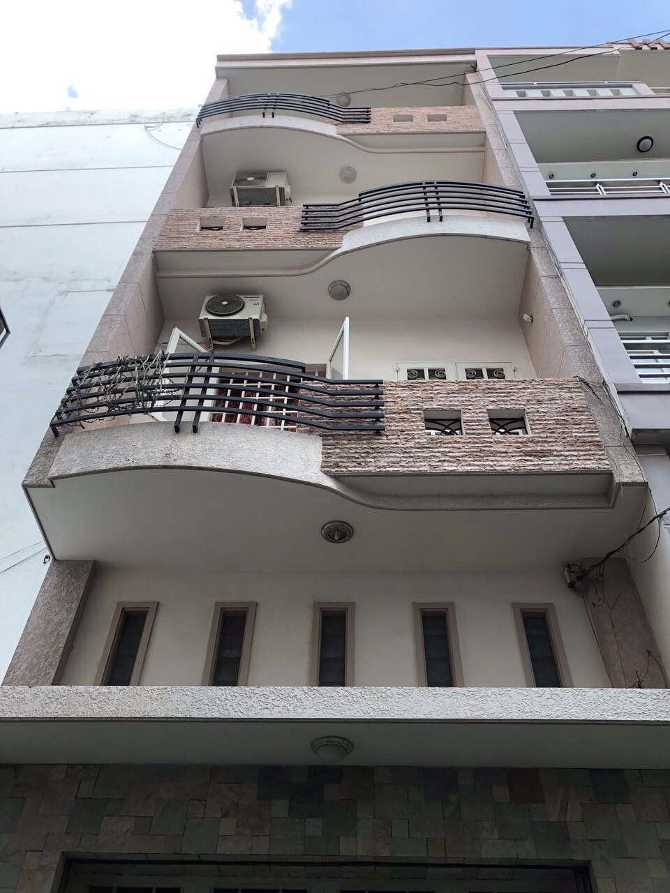 HOA HỒNG GỬI ANH CHỊ MÔI GIỚI 6%. GIÁ GIẢM SÂU BÁN NHANH TRONG NGÀY. Hỗ trợ khách hàng 2.000m3 (hai nghìn mét khối) đất san lắp khi bàn giao đất