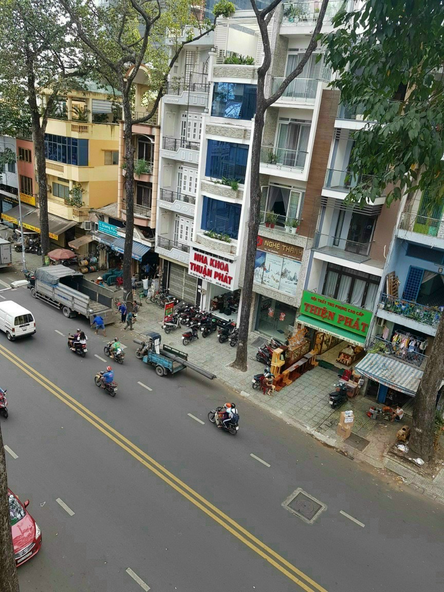 Bán căn góc Nguyễn Chí Thanh, Q11. DT: 4x20m, 4 lầu nhà mới, giá bán 23.3tỷ