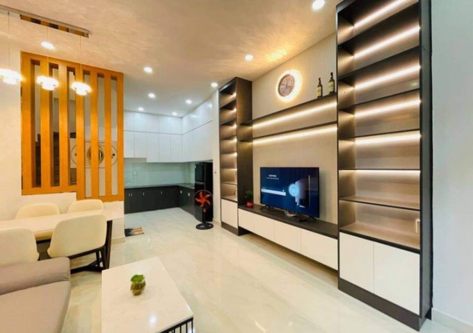 Bán 2.046,2m2 đất thổ cư 2 mặt tiền đường lớn Lê Văn Chí và đường Linh Trung , P. Linh trung, TP. Thủ Đức, giá bán inbox. Liên hệ: 0902.650.739 