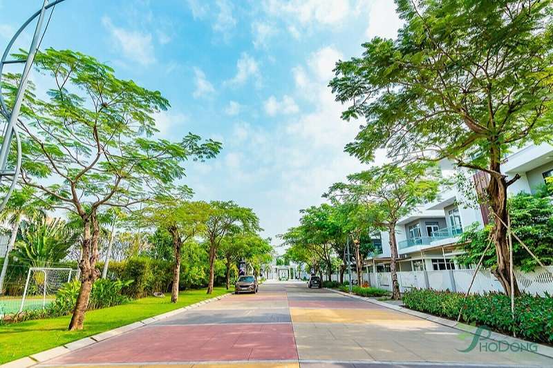 Biệt thự vườn đường 20m bê tông màu cực hiếm Khu Phố Đông Village, Giá 12 tỷ. LH: 0902 802 803