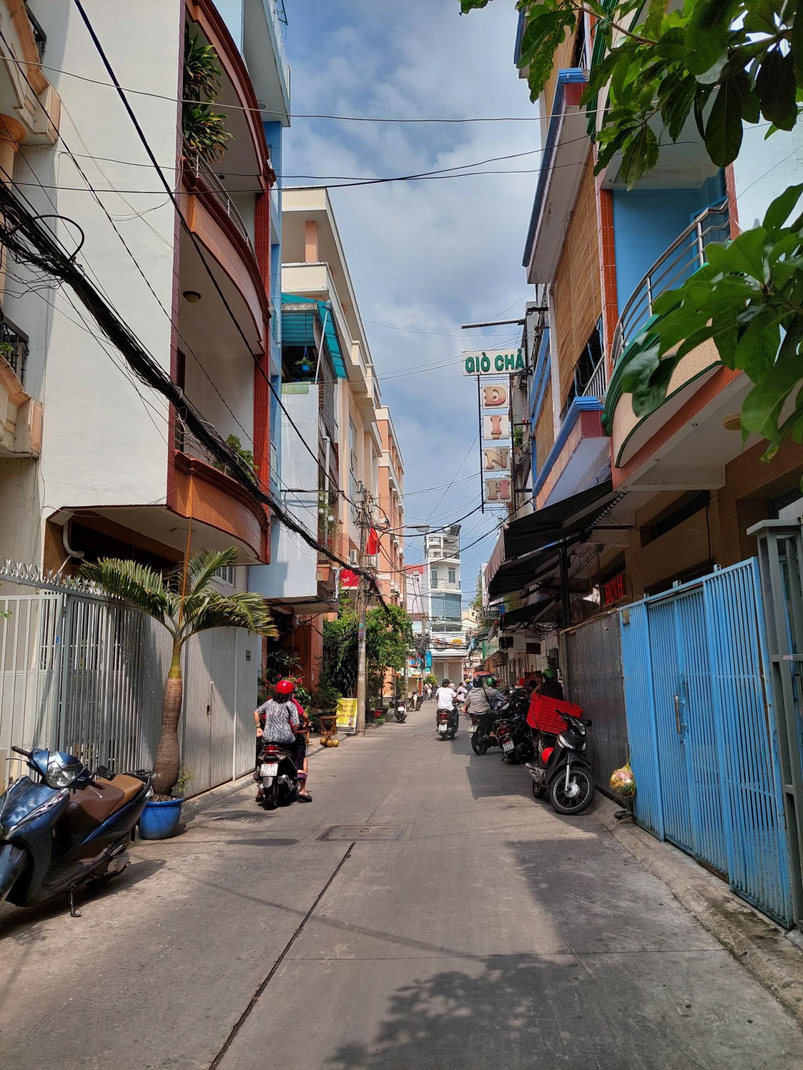Hẽm Xe Hơi 7m Trường Sa, Tân Bình, 5x20m, 1t, 2 Lầu, Sân Thượng, Giá Chỉ 18.2 Tỷ