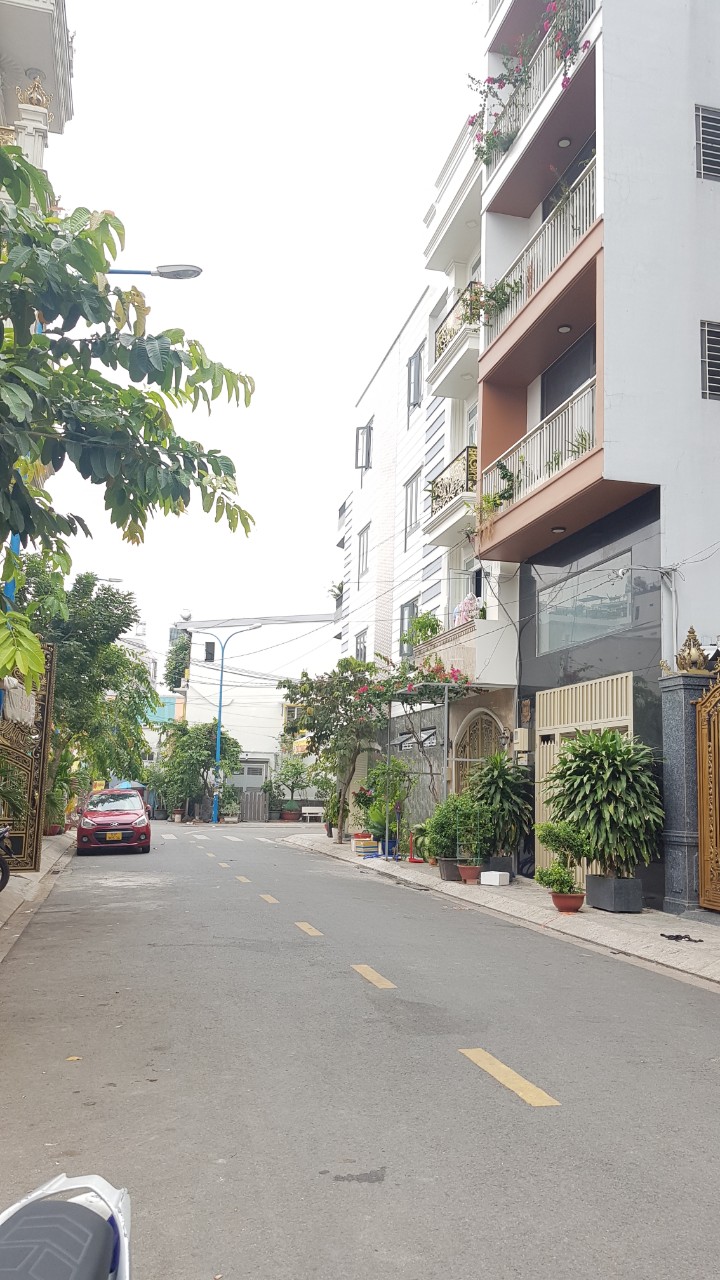 Mặt tiền đường Nguyễn Gia Thiều, P6, Quận 3. DT: 20m x 23m, 460m2, vuông vức
