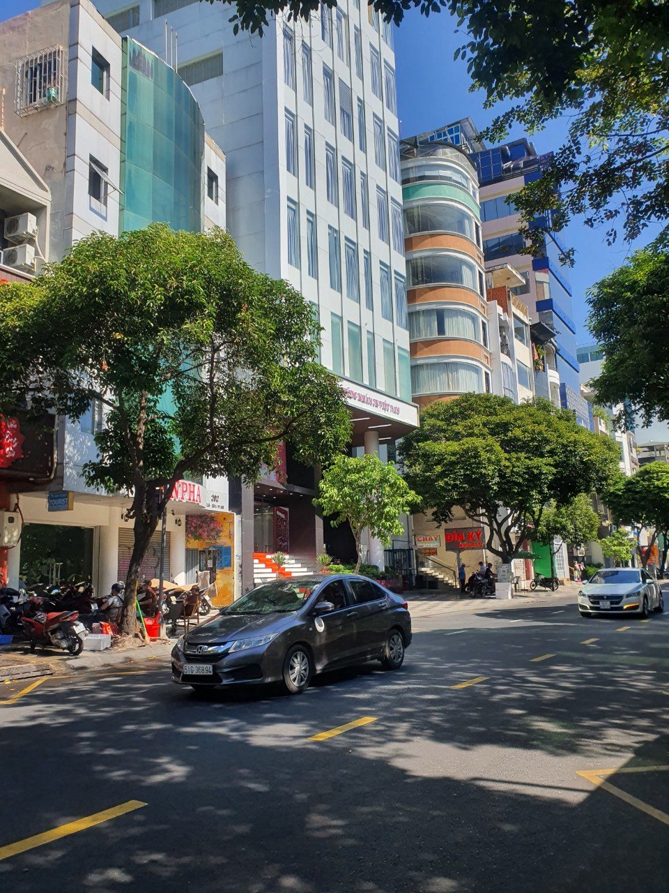 Bán tòa nhà Apartment 9 tầng, DT: 8x20m, gồm 27 căn hộ cao cấp, đường Xuân Diệu, Phường 4, Tân Bình