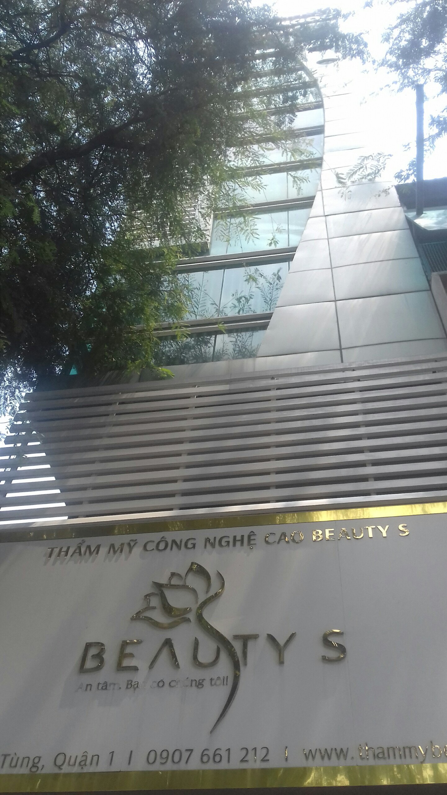 Cho thuê mặt tiền Tôn Thất Tùng Quận 1 4x21m Hầm 8 Lầu 218 triệu.