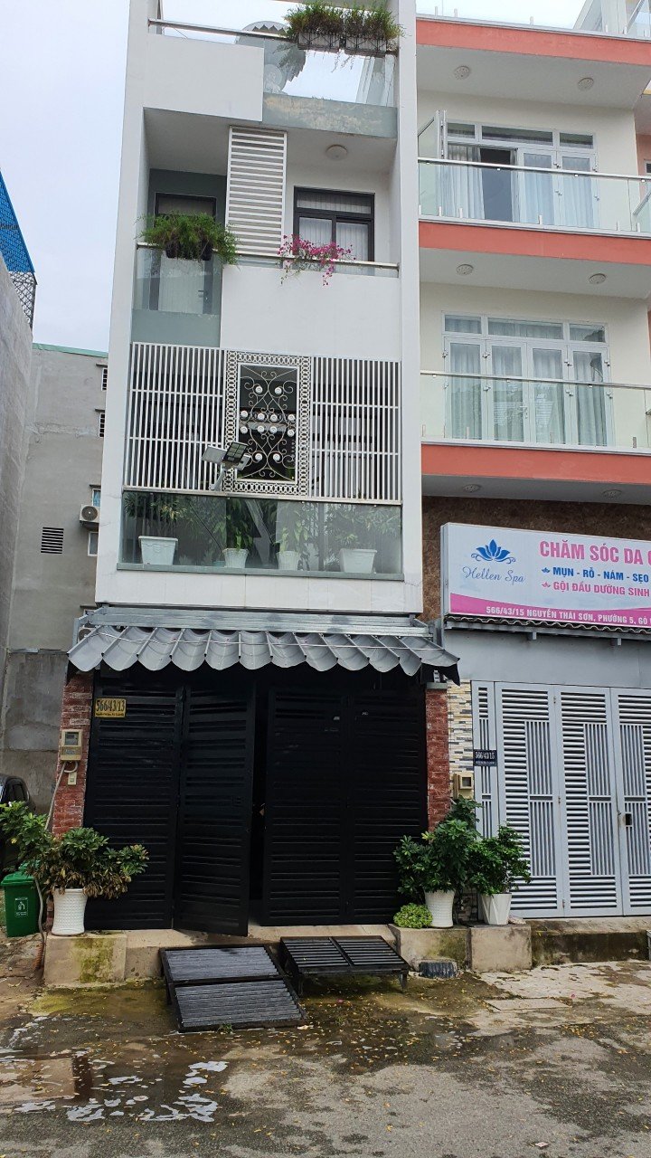 Nguyễn Thái Sơn Phường 5 , 5 tầng giá 7.9 Tỷ