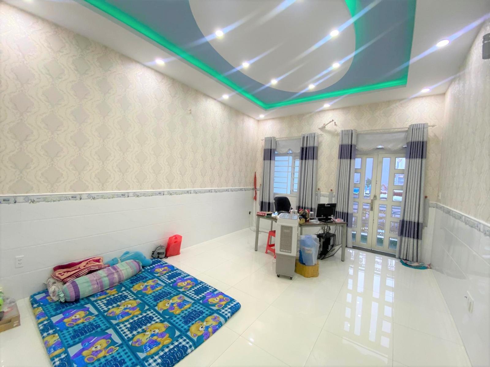 Bán Nhà Đẹp Trung Chánh Hóc Môn 100m2 3 Tầng 5 tỷ 200 triệu