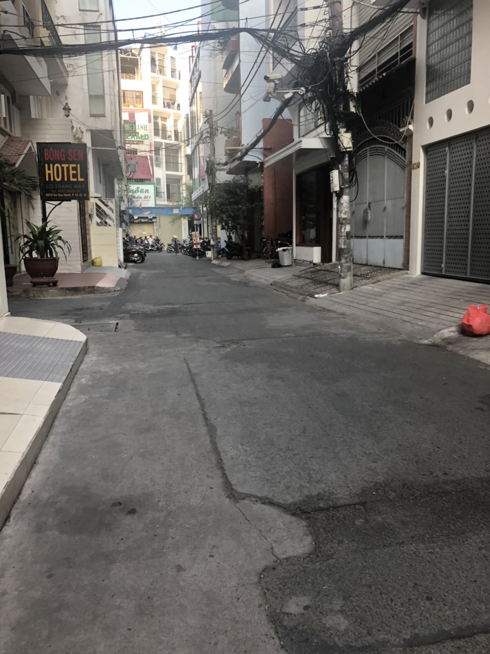 -Chính Chủ bán nhà, đường Hòa Hưng, P12. Q10. 3 tầng lầu Giá 9,2 tỷ TL.         