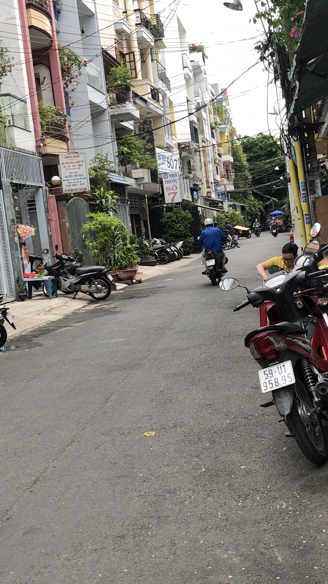 -Chính Chủ bán nhà HXH đẹp, đường Tô Hiến Thành, P14. Q10. 3 tầng lầu Giá 12 tỷ TL.         