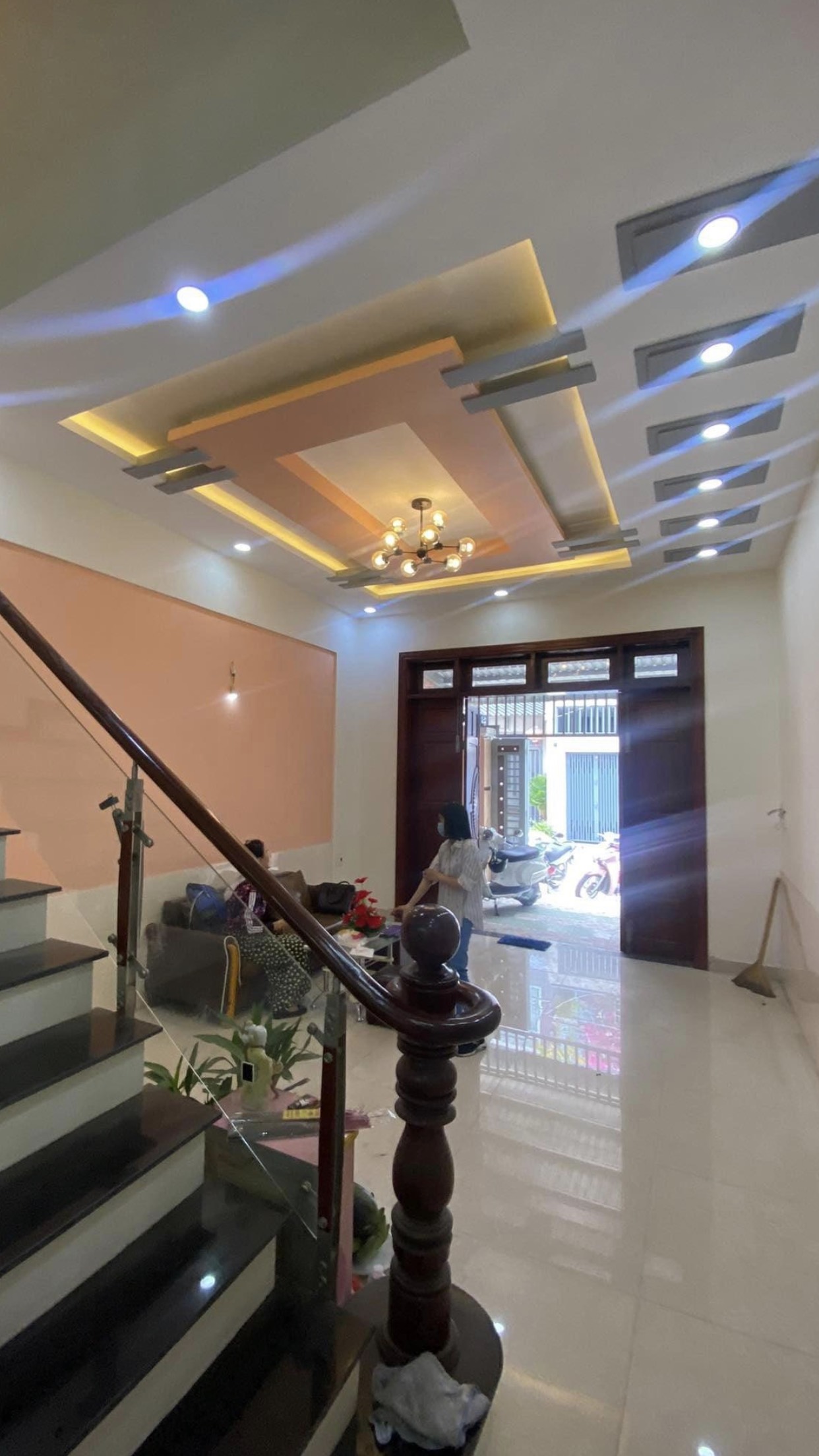 Nhà Đẹp- HXH Tránh- 3 Tầng- 64m2(4,5x15m)- Trục Hà Huy Giáp P.Thạnh Lộc Q.12- Giá : 4,65 Tỷ 