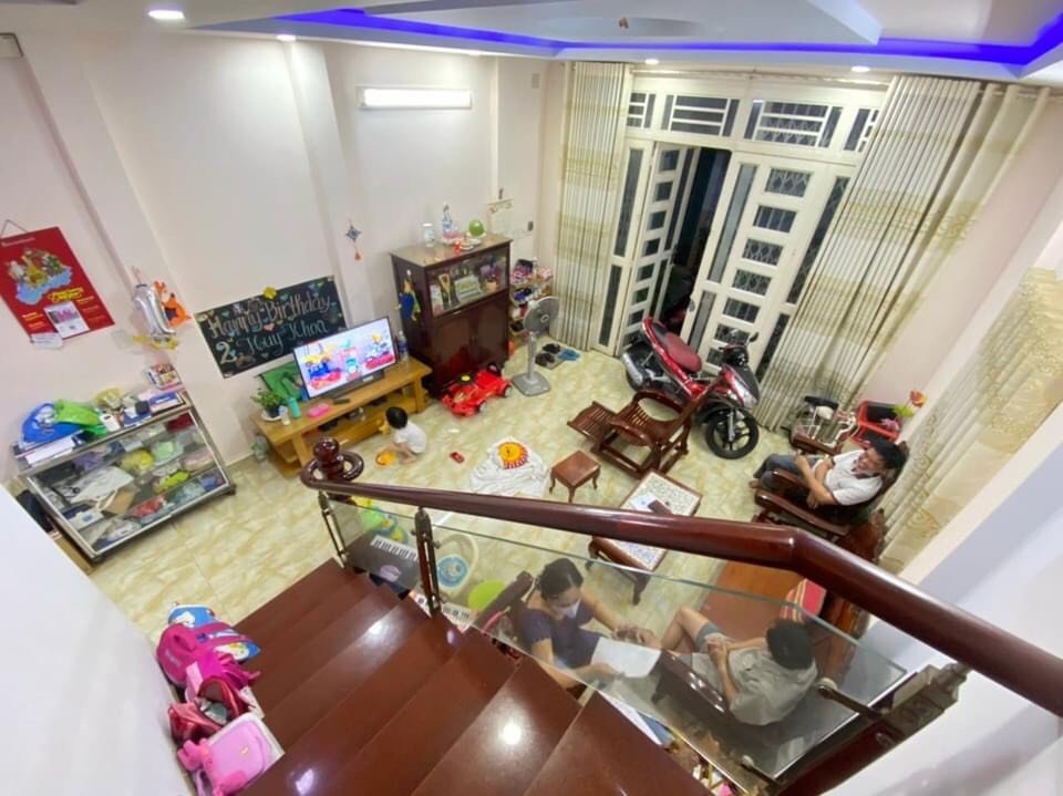 Bán nhà đẹp, hẻm nhựa, xe hơi đỗ Lê Đức Thọ, 52m2, rộng 4.7m, gần chung cư, hơn 4 tỷ. 