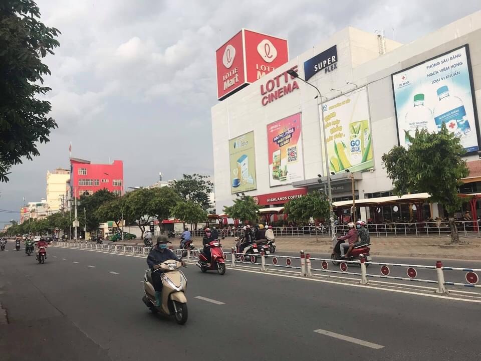 Bán nhà đẹp, hẻm nhựa, xe hơi đỗ Lê Đức Thọ, 52m2, rộng 4.7m, gần chung cư, hơn 4 tỷ. 