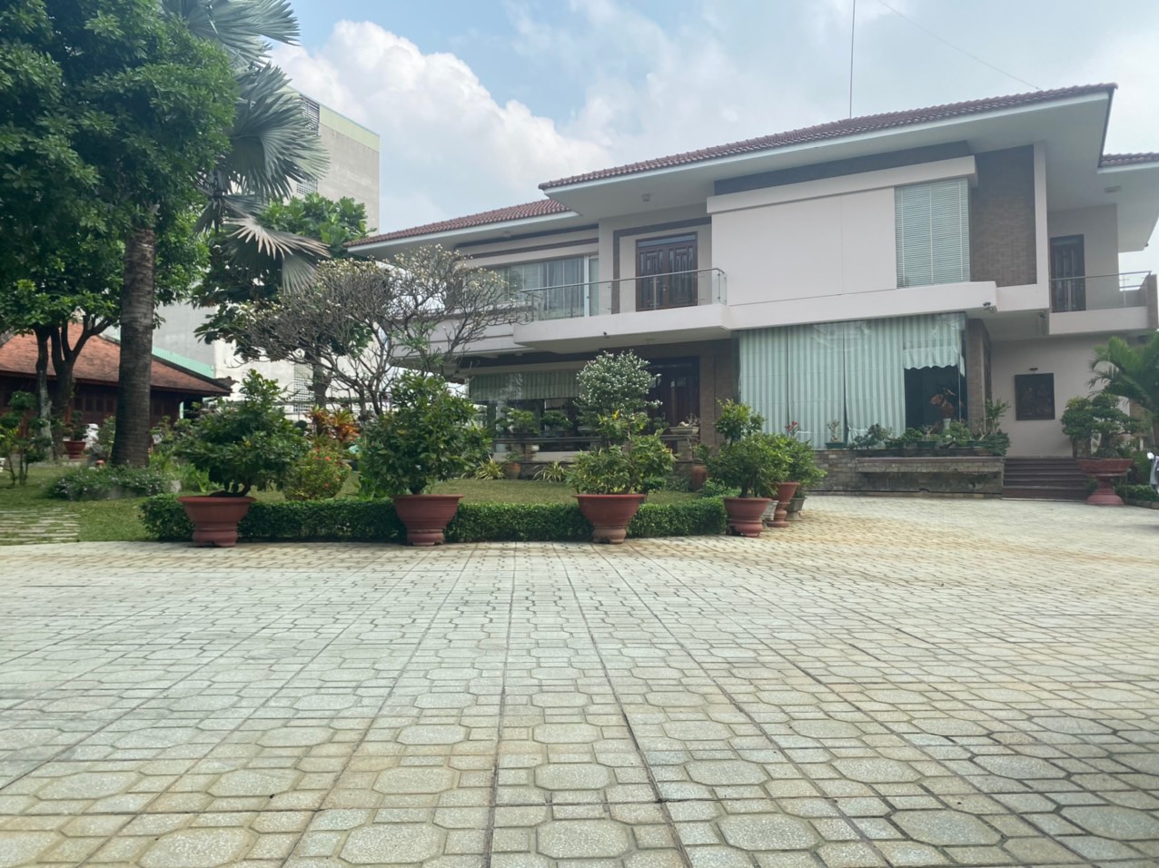 Bán biệt thự sân vườn 1780 m2 siêu Hà Huy Giáp, Q12, gần ngã tư ga giáp Nguyễn Oanh GV 40x45 giá 68 tỷ