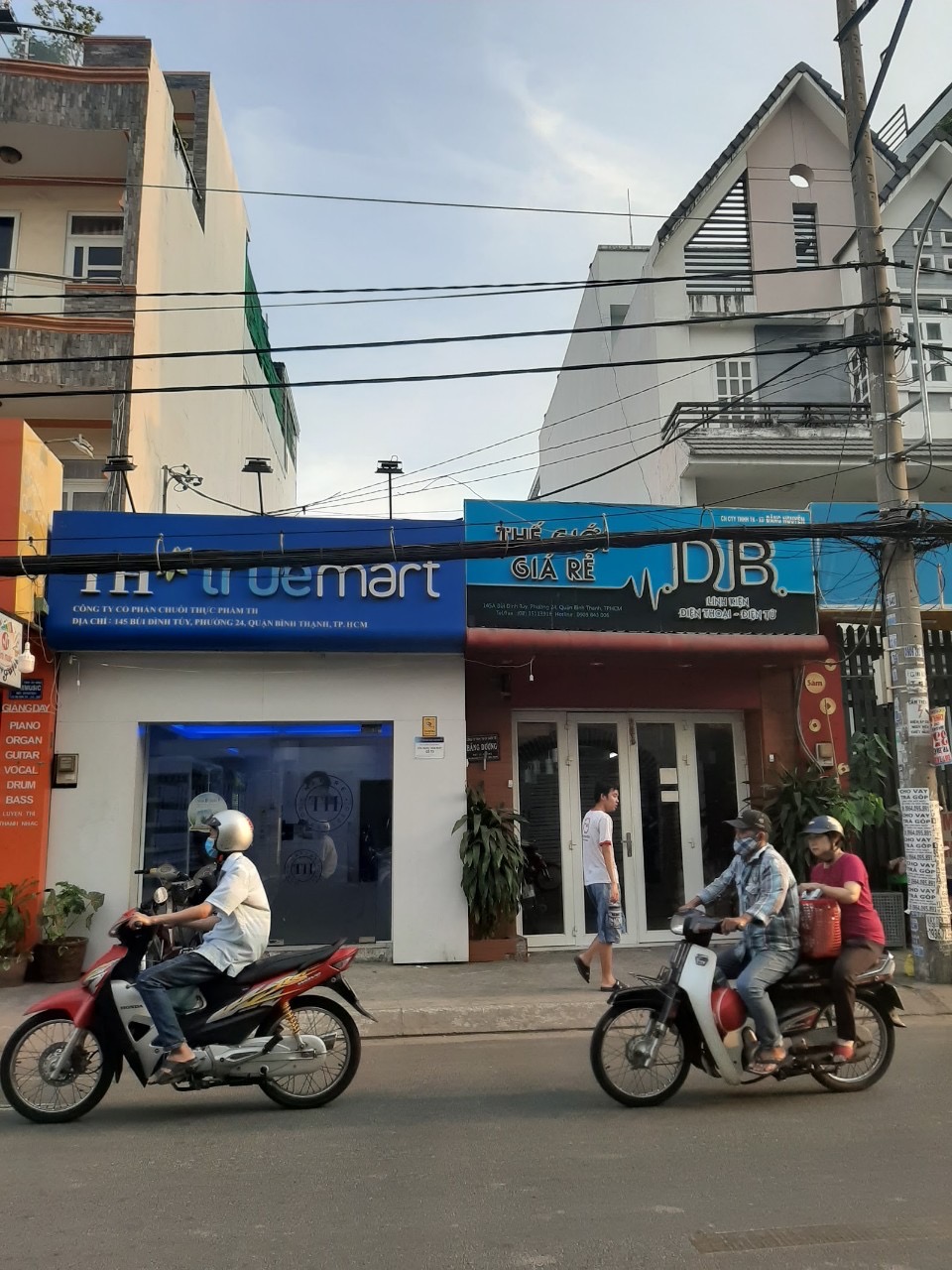 bán nhà mặt tiền Mai Xuân Thưởng, phường 11 Bình Thạnh 5.6x25m