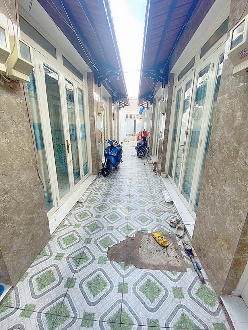 Chính chủ gửi bán gấp nhà hẻm 180 Bùi Văn Ba P. Tân Thuận Đông Quận 7.