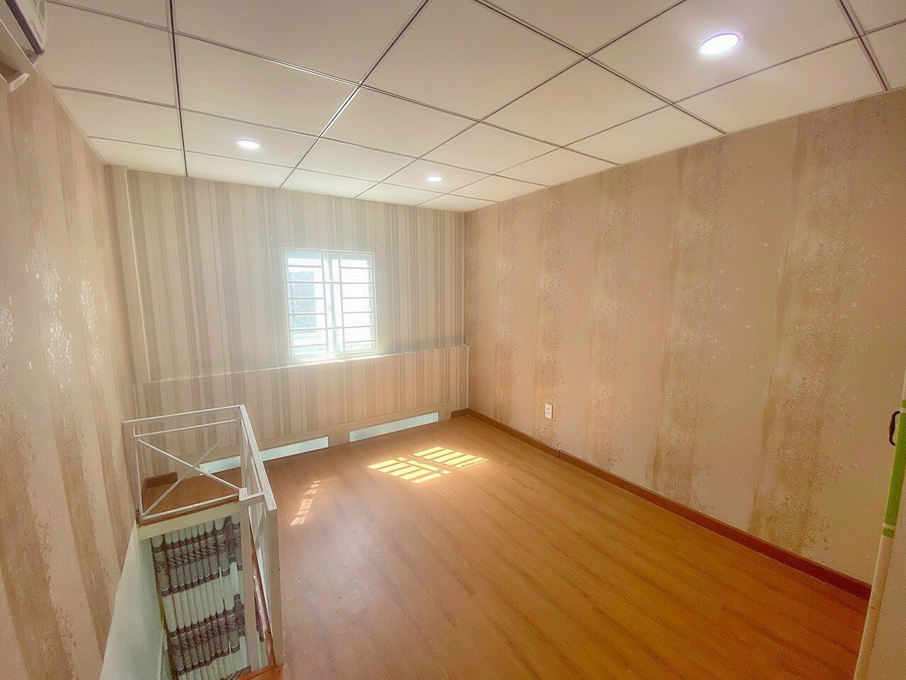 Chính chủ gửi bán gấp nhà hẻm 180 Bùi Văn Ba P. Tân Thuận Đông Quận 7.