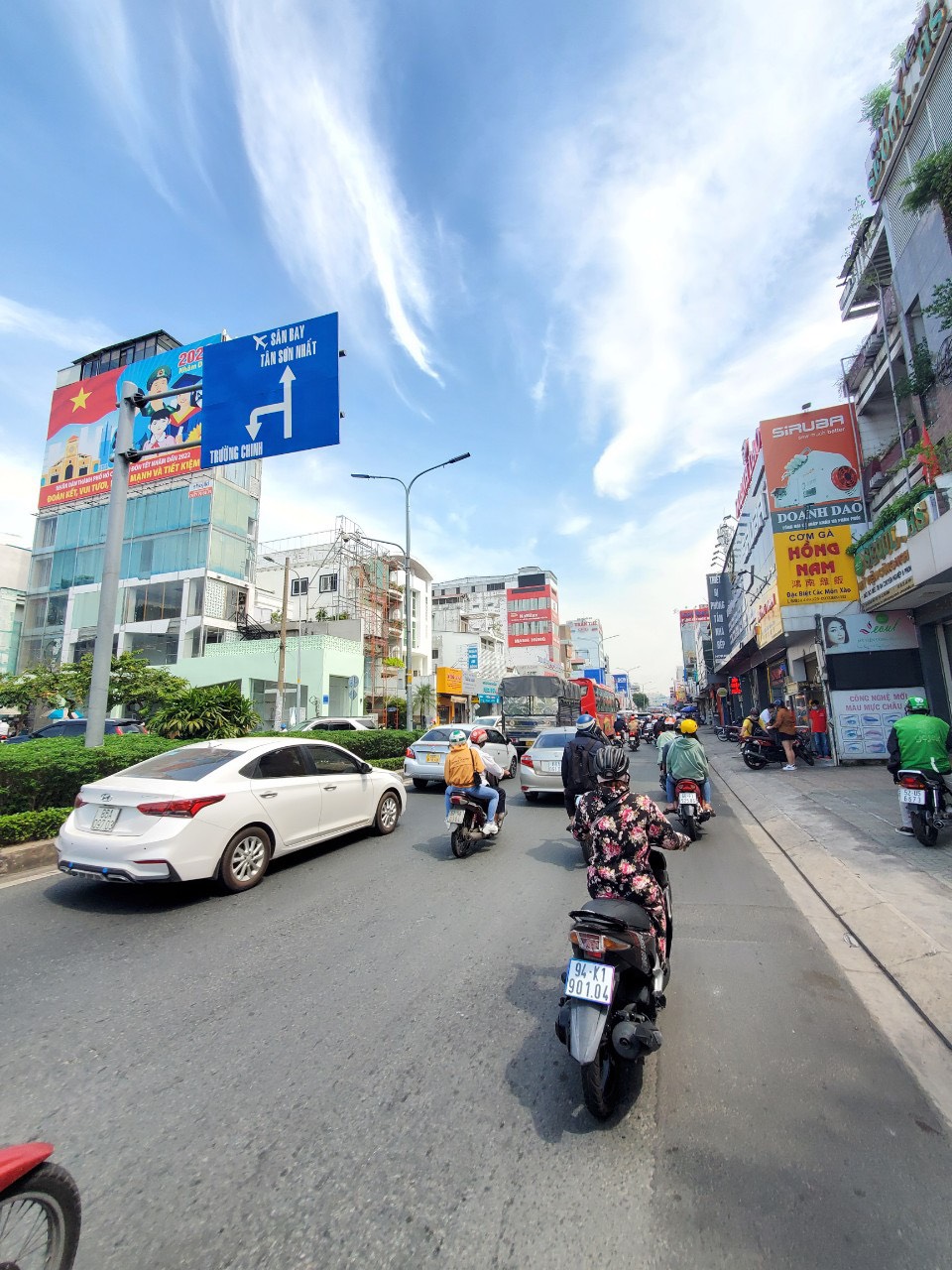 3,9 x 25m, bán nhà 3 lầu mặt tiền đường Hoàng Văn Thụ - p.4 , giá 21 tỷ TL