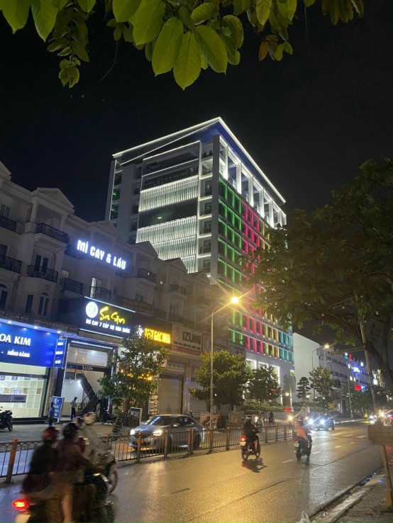 Bán nhà mặt tiền đường Đồng Nai - Phường 2 - Tân Bình 13x20m kết cấu 5 lầu