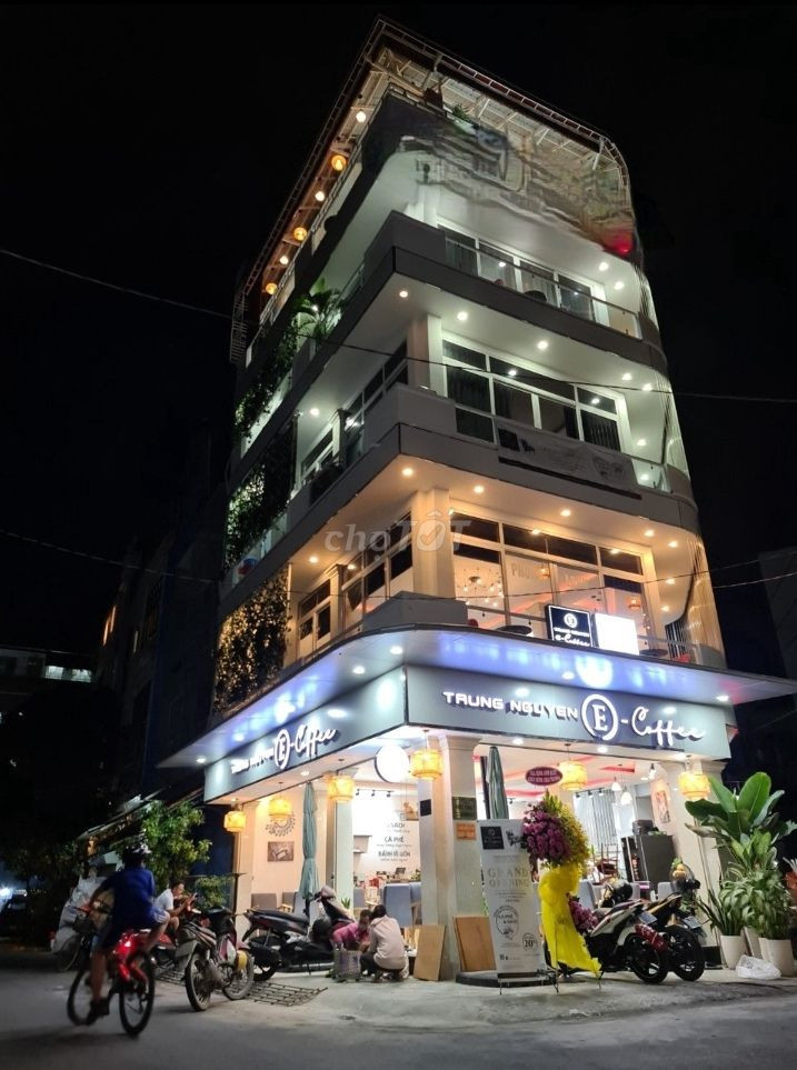 Góc 2 mặt tiền khu K300 Tân Bình, diện tích 10x11m kết cấu 4 lầu đang kinh doanh cafe