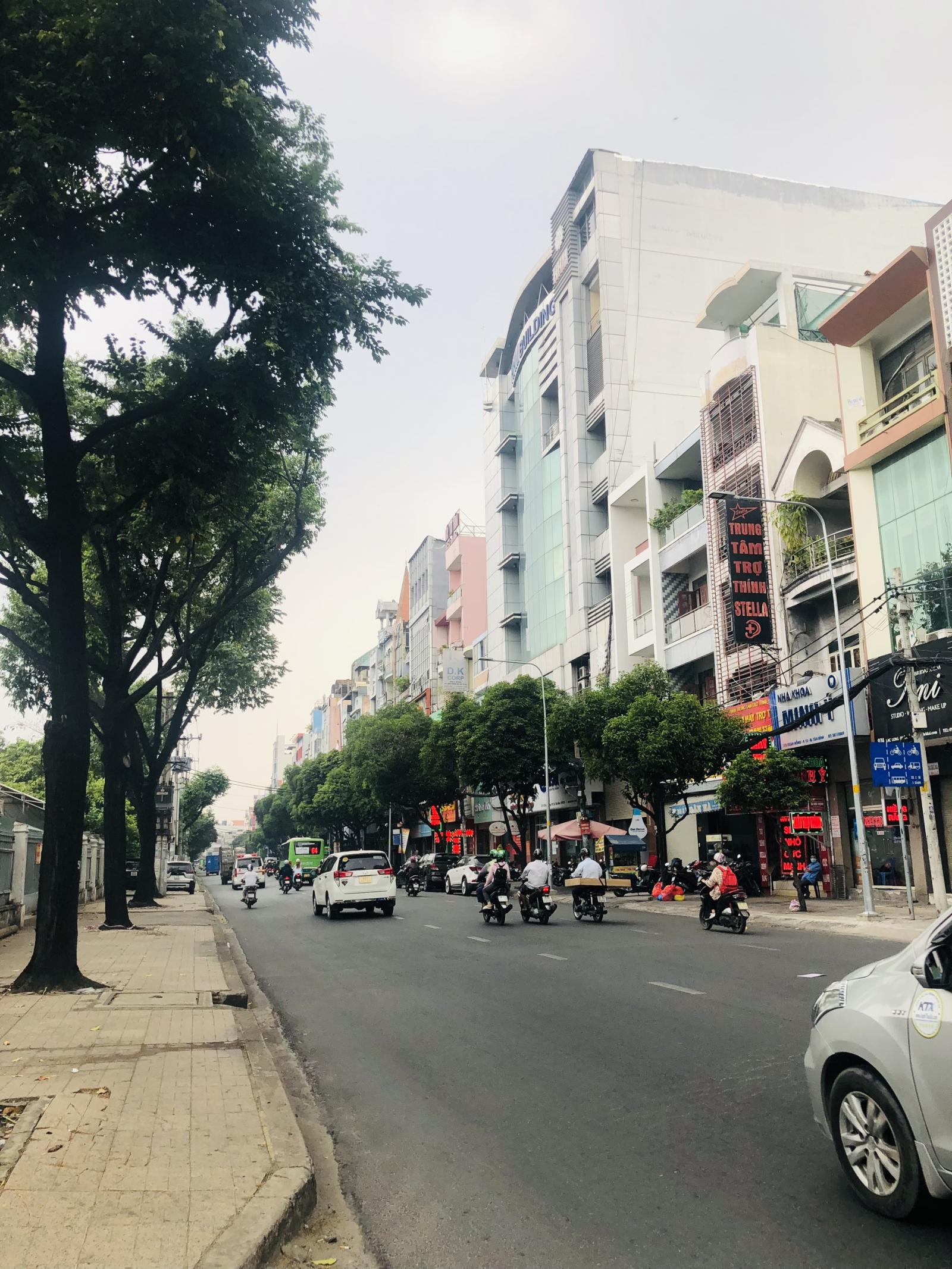 Bán building mặt tiền đường Yên Thế, khu sân bay. Hầm - 5 tầng, HĐT 100tr/tháng