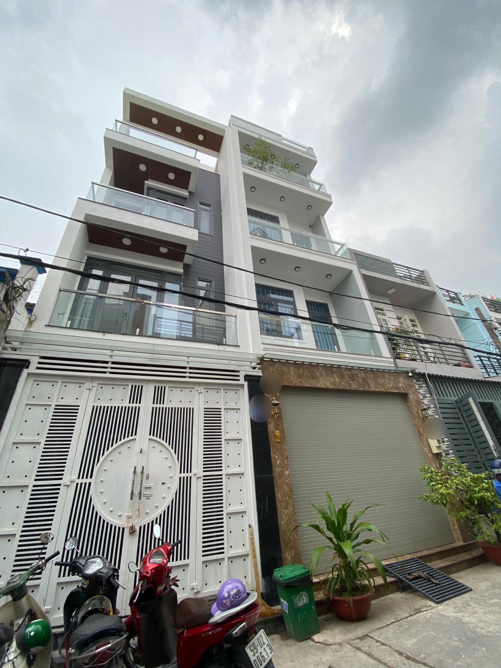 Bán nhà 3.5 tấm đẹp mới keng hẻm 6m đường số 5 phường BHH kế bên AEON Tân Phú. Giá 5.5 tỷ