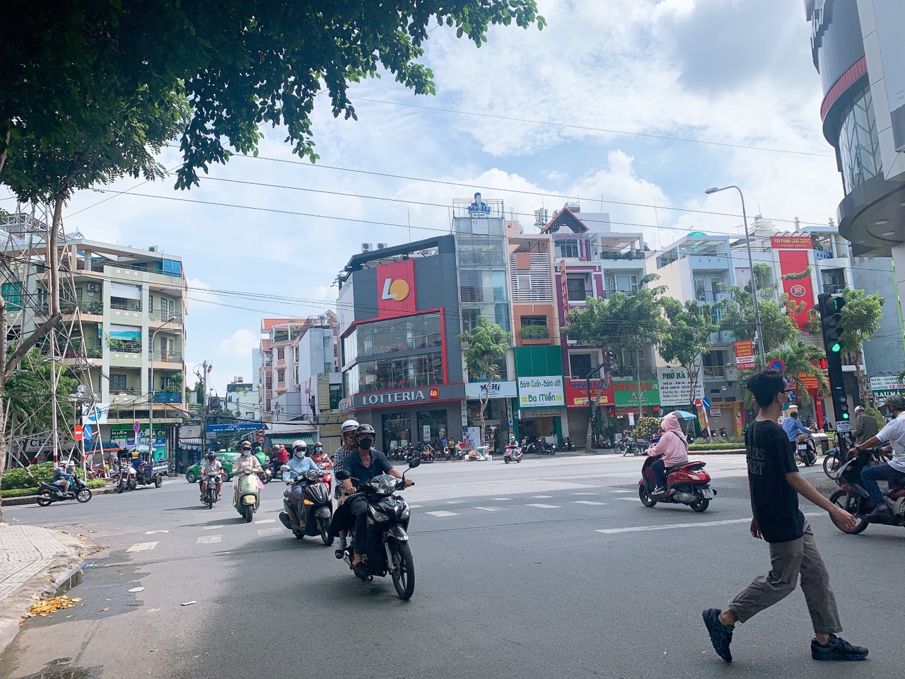 Chính chủ cần bán gấp mặt tiền Nguyễn Thái Bình,P12,Tân bình.Giá 18 tỷ