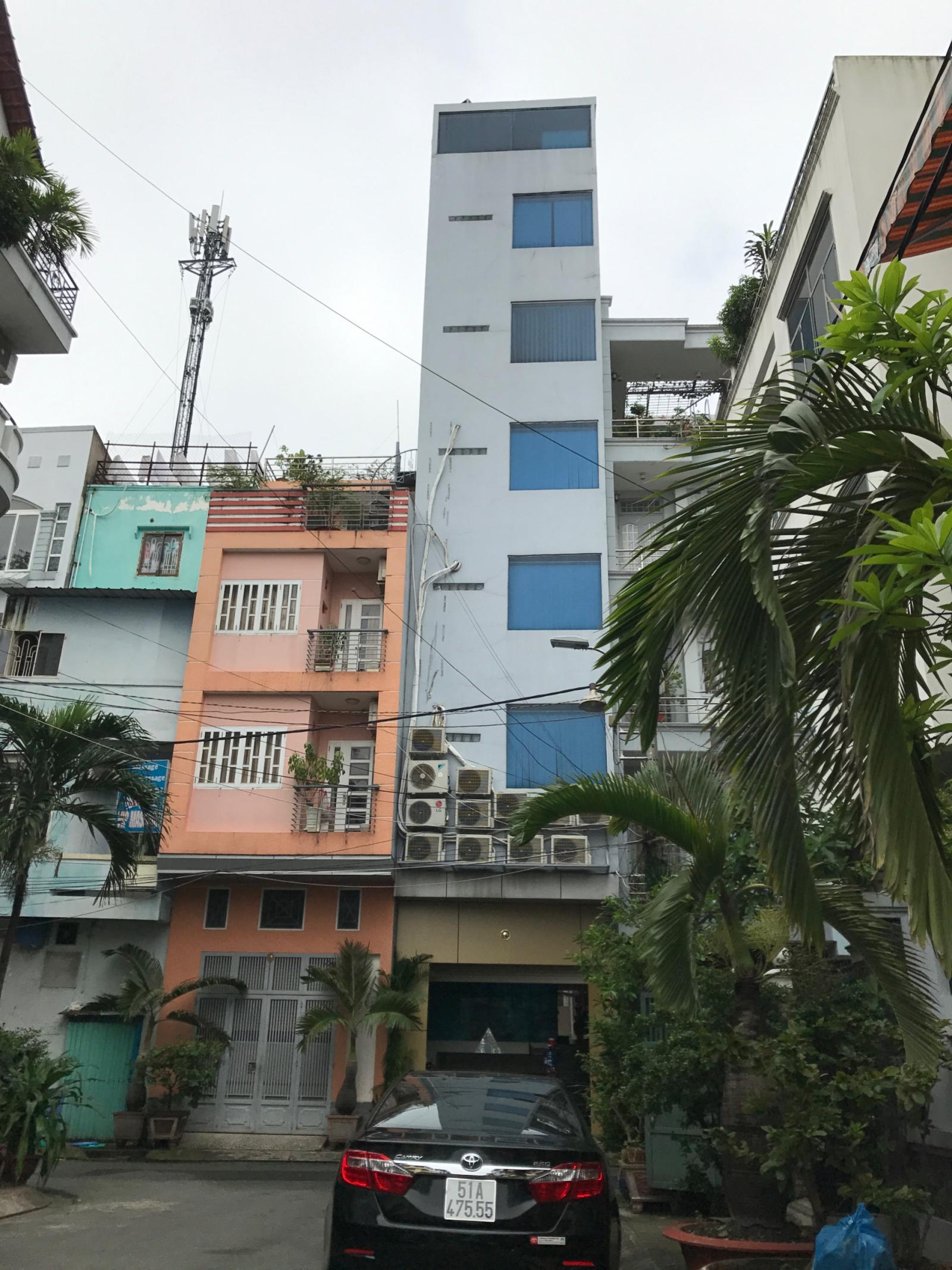 -Chủ cần định cư,Bán gấp căn nhà HXH 8m thông tứ phía ,Tô Hiến Thành, Q10, DT:5x12 ,Giá 11,8 tỷ TL