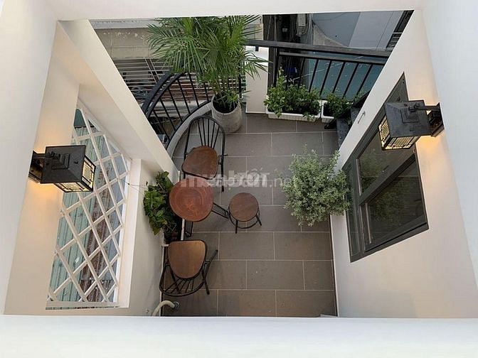 Siêu phẩm góc 3MT Nguyễn Văn Cừ - Phan Văn Trị, Q.5, 4x15m, HĐ: 30tr/th - 12 tỷ TL giá tốt