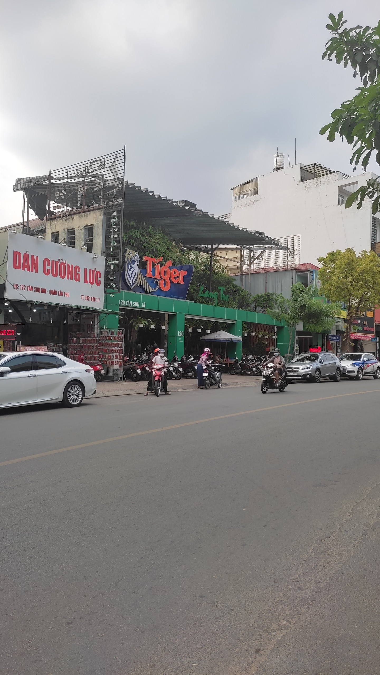 Mặt Tiền Tân Sơn Nhì, Quận Tân Phú,  (cấp 4) đang kinh doanh, DT 12x35m, 109 tỷ TL