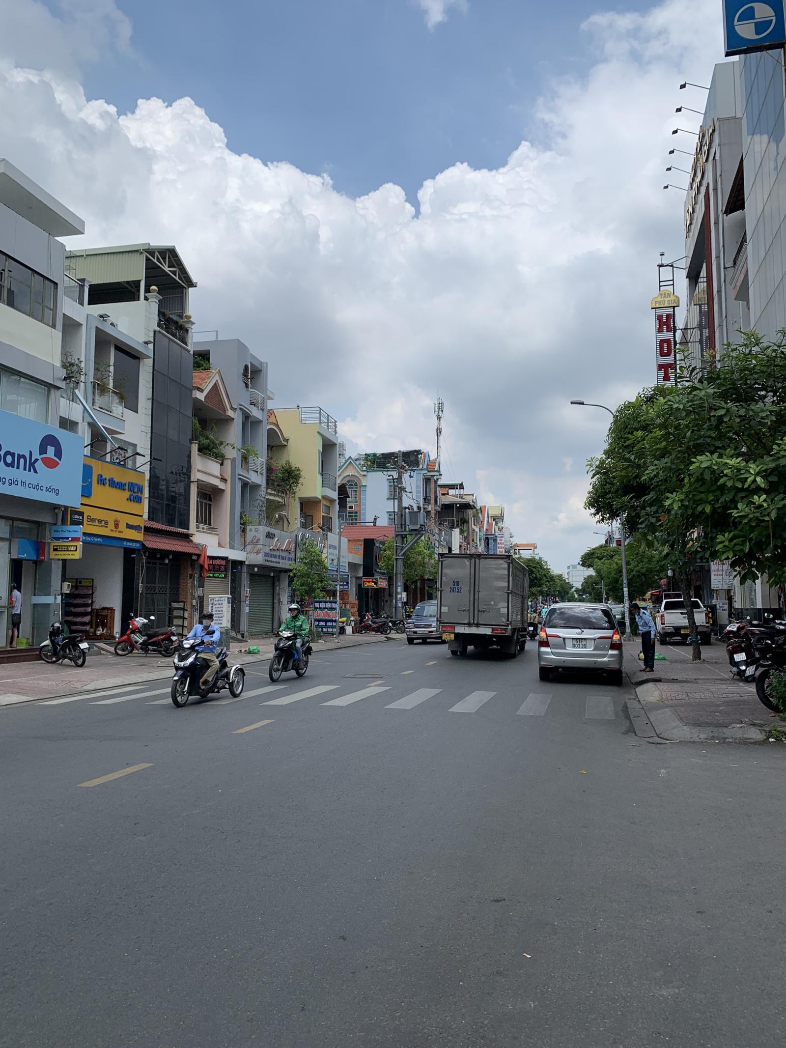 Bán gấp mặt tiền Gò Dầu quận Tân Phú, Diện tích 12x38m nở hậu 15m, giá chỉ 77 tỷ