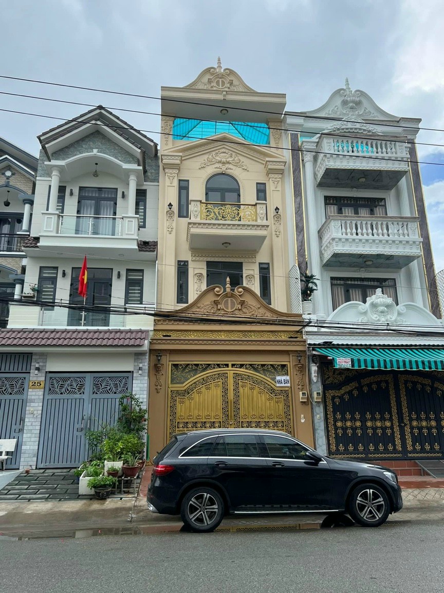 Bán nhà mt đường Nguyễn Thị Hương, Nhà Bè, DT 5x12m, 3 lầu, st. Giá 7,1 tỷ