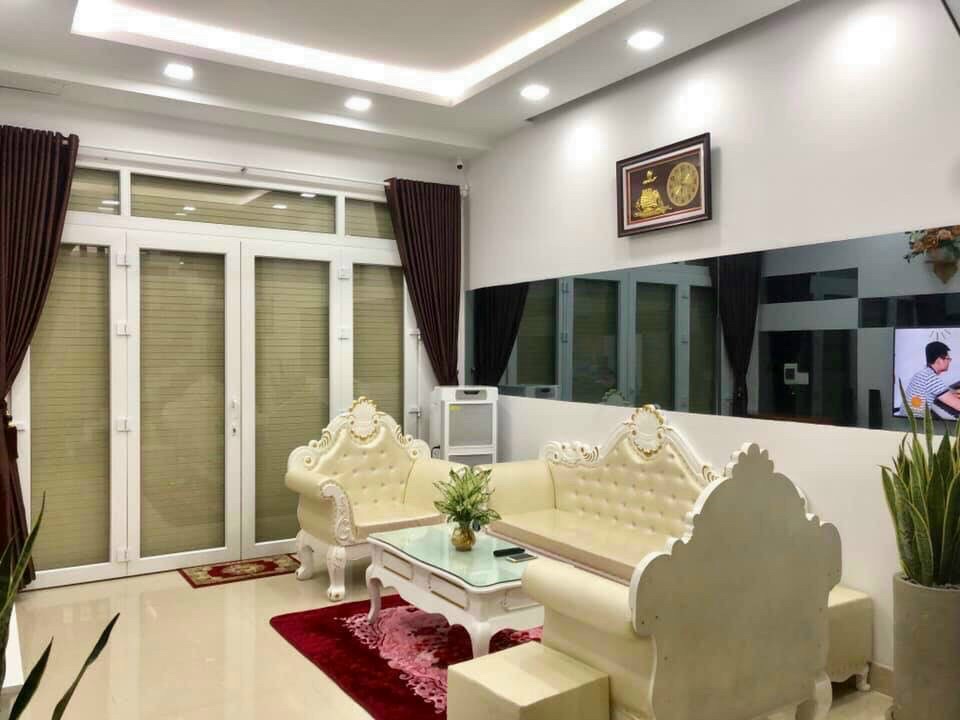 Bán nhà hẻm xe hơi Trần Hưng Đạo phường Nguyễn Cư Trinh quận 1, DT: 4x17m, 3L ST, giá 12.2 tỷ