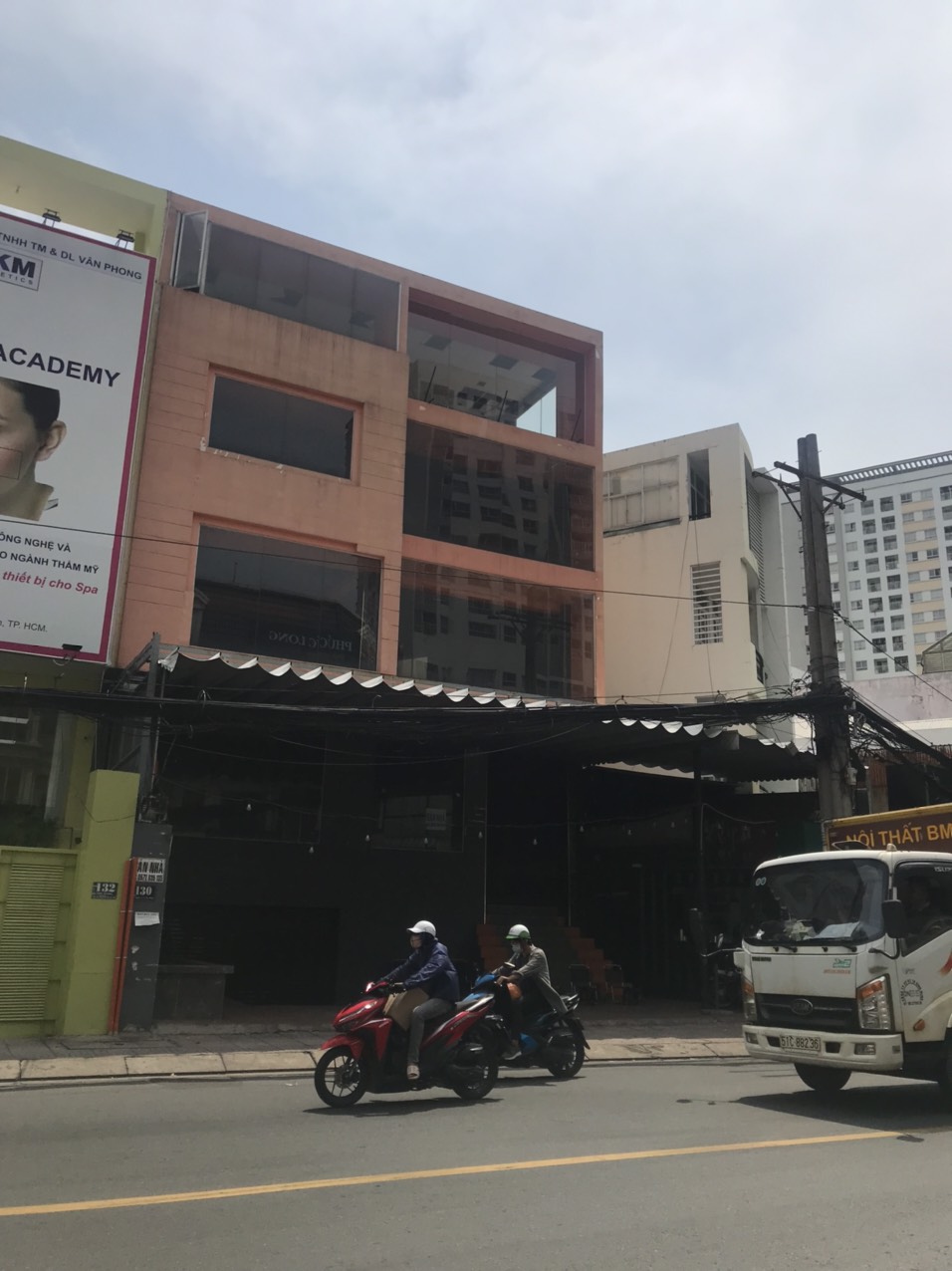 Bán nhà mặt tiền đường Ngô Bệ P13 Tân Bình (12mx27m) giá 56 tỷ LH 0913275968