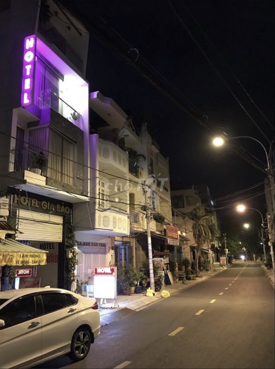 Bán nhà MT khu Bình Phú, khách sạn, Hầm 6 tầng thang máy, 9 tỷ 8, Q.6