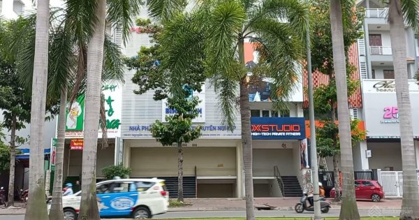 Cần tiền bán tòa nhà 3 căn hợp khối mặt tiền Nguyễn Thị Thập Vip nhất khu Him Lam, Quận 7, DT 15X20m sổ hồng, giá cực tốt