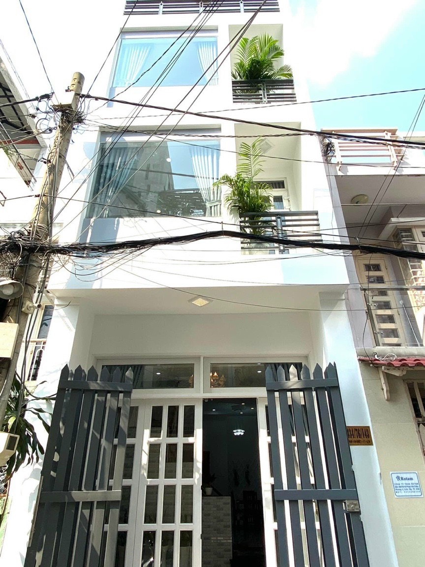 Mặt tiền ngay Hòa Hưng và CMT8 3.6 x 13m, 5 lầu đẹpvào ở ngay giá 13.8 tỷ TL nhẹ