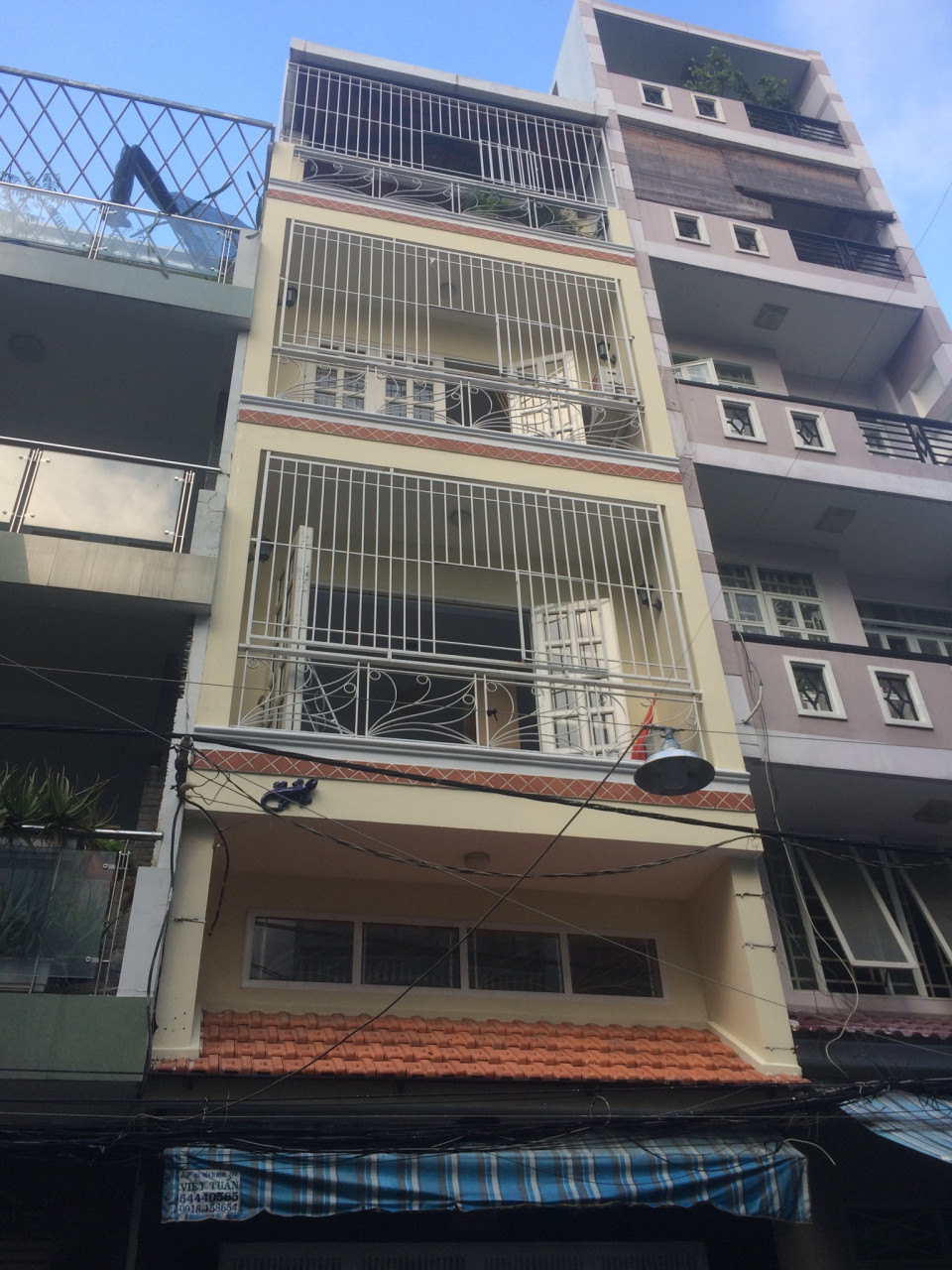 Nhà 3 lầu DT 3,5 x 18,5m mặt tiền đường Tân Hưng 