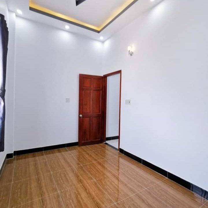 Bán GẤP Nhà MỚI GIÁ RẺ Nguyễn Súy, 79m2, 2Lầu, Ô TÔ, 15TR/T 