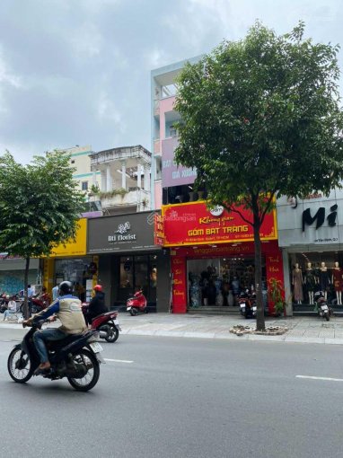 Chính chủ cần bán gấp nhà mặt tiền đường Calmette, P. Nguyễn Thái Bình, Q1