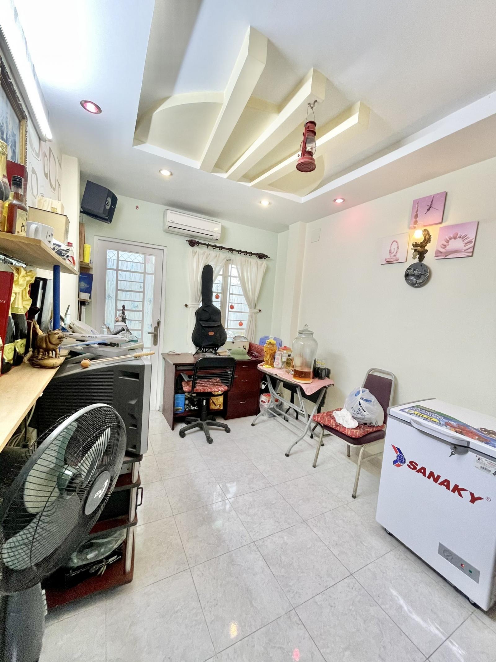 Siêu Phẩm HXH đường Thành Thái,Q10, DT 4,7x17m, 3 lầu mới, Hướng ĐN , Giá Đầu tư chỉ 15,7 tỷ