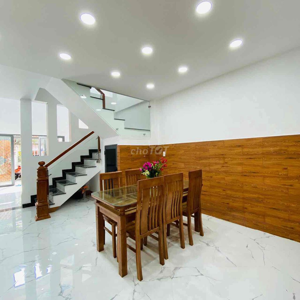 Cần tiền bán gấp nhà mới full nội thất, hẻm 350 Nguyễn Văn Lượng DT 4,2x15 giá 6,9 tỷ