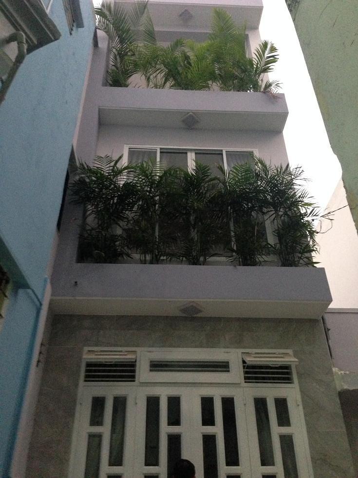 Bán rẻ nhà mặt tiền đường Nguyễn Trãi, P. 8, Q. 5. DT: 4 x16,5m, giá: 41.5 tỷ (TL)