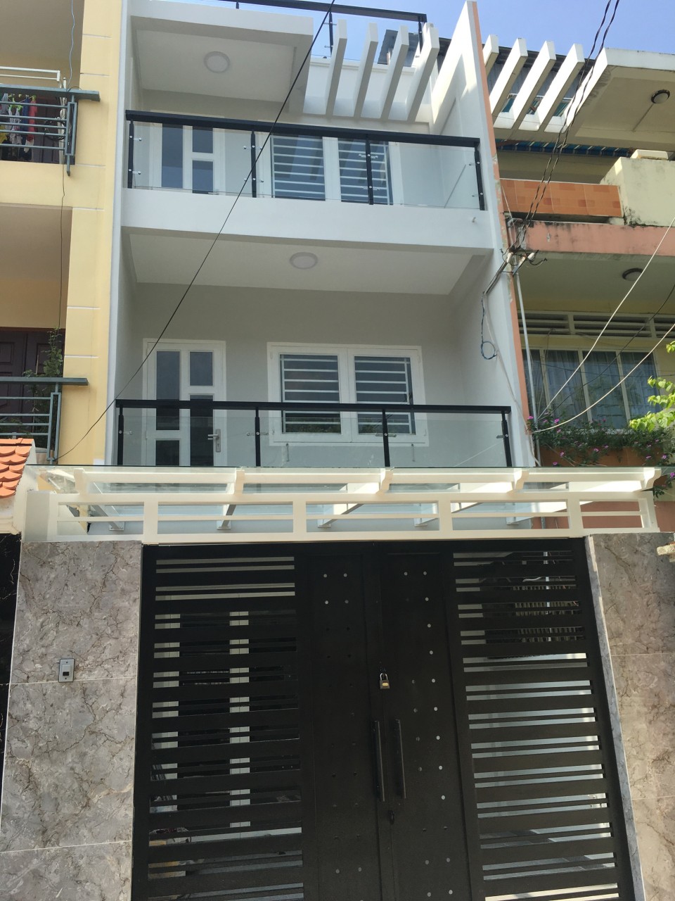 bán gấp nhà mt lê thị bạch cát q11 dtkv 340m giá 47 tỷ(138tr/m).